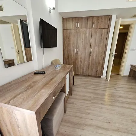 Park Palace 호텔 키레니아