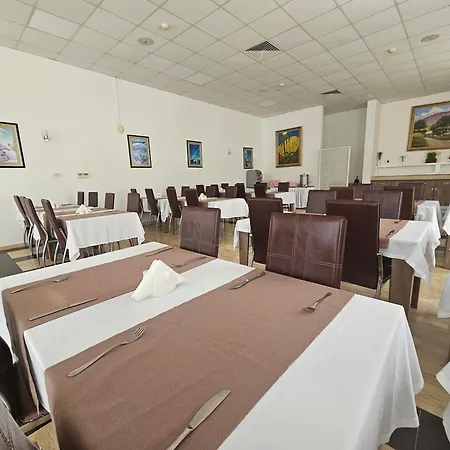 Park Palace 호텔 3*