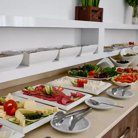 Park Palace 호텔 키레니아