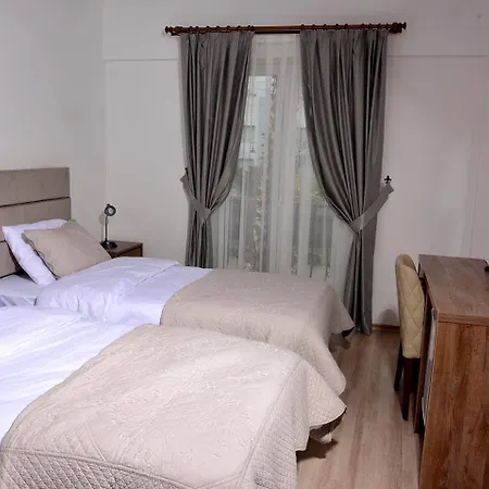 호텔 Park Palace 키레니아