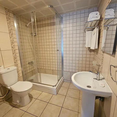 Park Palace 3* קיירניה