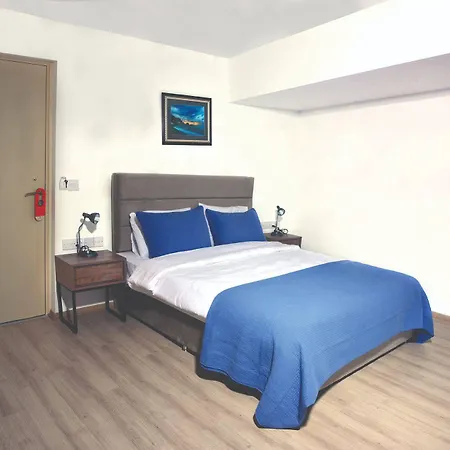 Park Palace מלון קיירניה